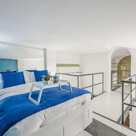Duse Theatre Loft * Болонья